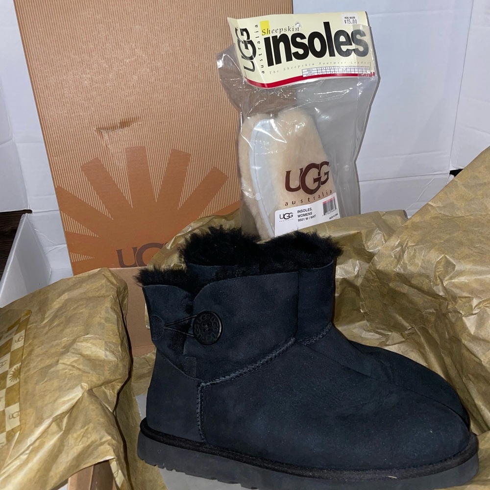 UGG Black Bailey Boots with additional Insoles
